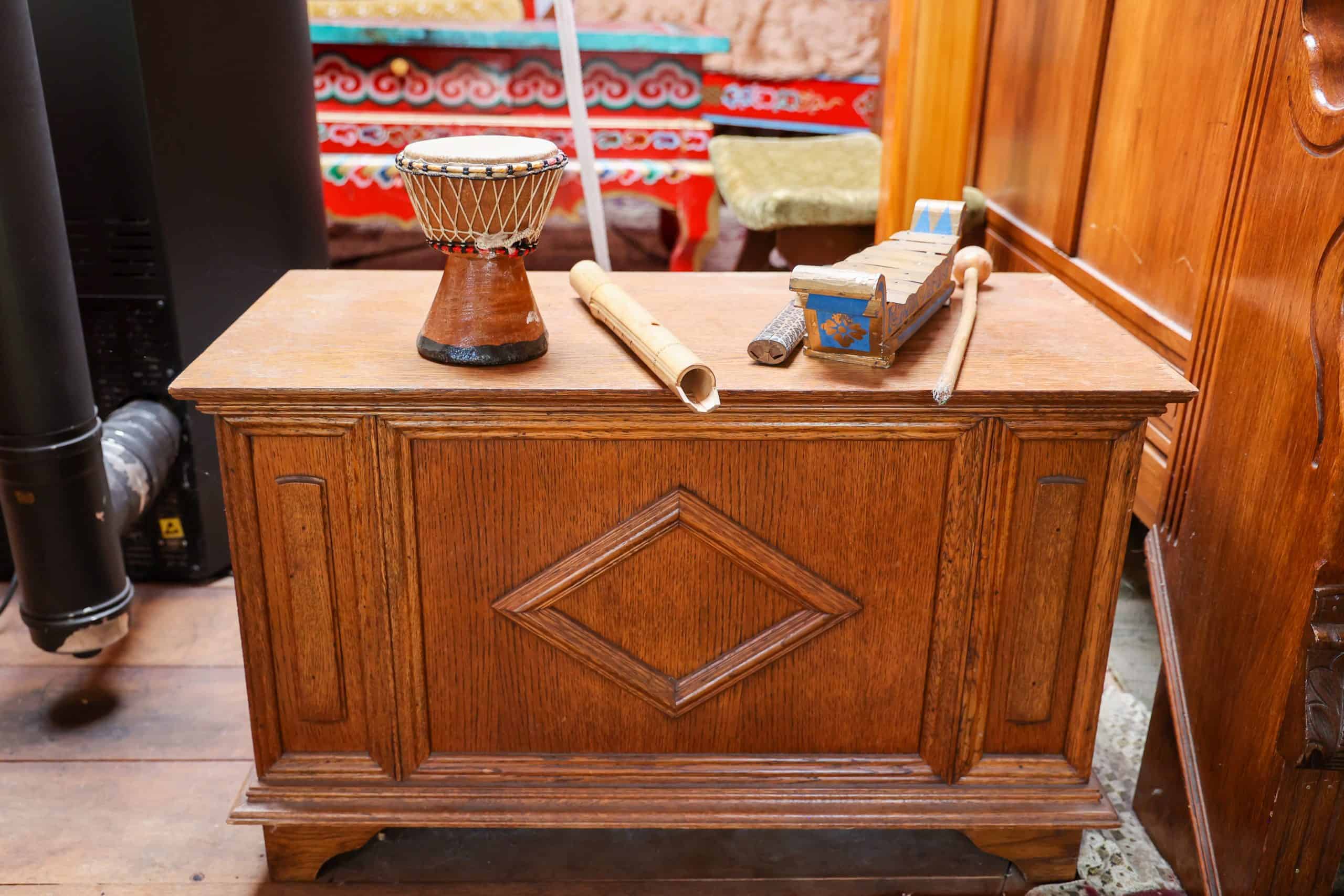 Emmerdennen bijzondere verhuur grote yurt kastje